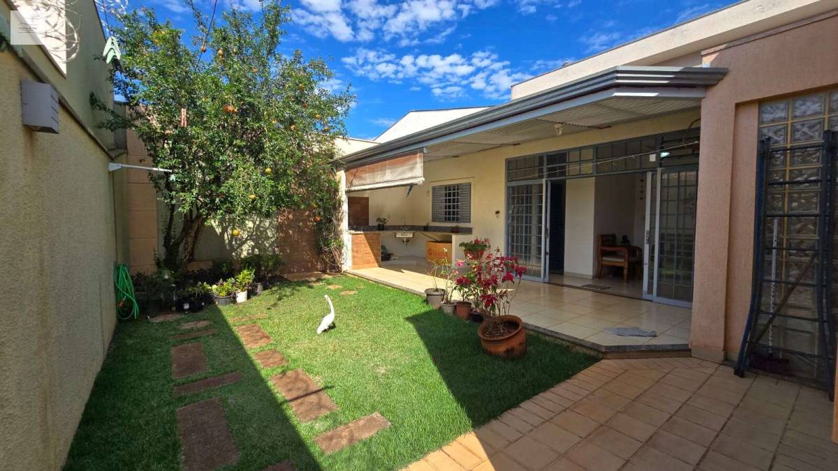 Casa à venda em Ribeirão Preto, Vila Tibério, com 4 quartos, 182,76m² - Glaucia Afonso Imóveis